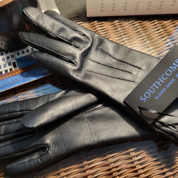 Black Leather, Cashmere lined gloves, size M, New. - Picture 2 of 4